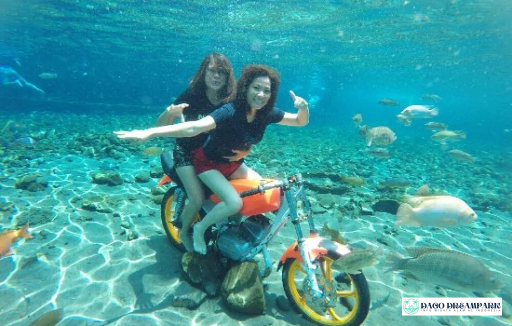 Umbul Ponggok Klaten bawah air